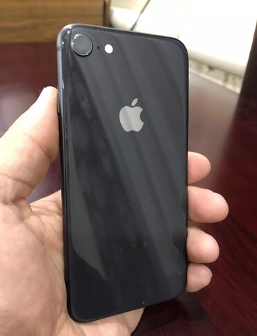 Apple iPhone: IPhone 8, Б/у, 64 ГБ, Черный, Чехол, 79 %