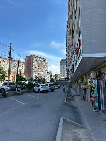 Коммерциялык мүлк: Продаётся коммерческое помещение 68,2 м² в ЖК «Алтын Уя»,ДЖАЛ, ул — 2