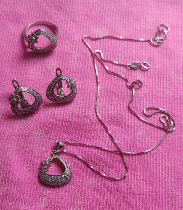 kamplekt qizillar: Dəstə daxildir: Üzük, Sırğa, Sep, Gümüş, 925 Əyar lalafo.az -da kamplekt qizillar: Dəstə daxildir: Üzük, Sırğa, Sep, Gümüş, 925 Əyar