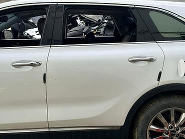 дверь соренто: Дверь Задняя левая Kia, Б/у, Оригинал — 1