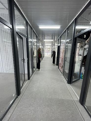 Аренда коммерческой недвижимости: Сдаю Часть помещения, Одежда, обувь, 13 м², С местом — 3