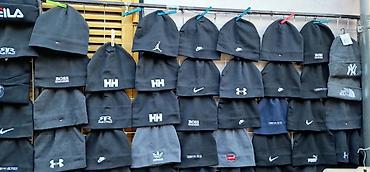 helmet: Muške zimske kape univerzlane veličine 1 kom 1800 din ili akcija 2 — 1