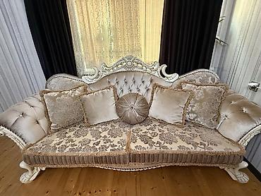 taxt kravati: Klassik üslubda yumşaq mebel dəsti - Tərkib: 1 geniş divan + 2 ədəd — 1