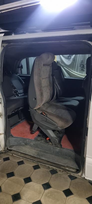 golf 4: Mercedes-Benz Vito: 2004 г., 2.2 л, Механика, Дизель, Минивэн — 6