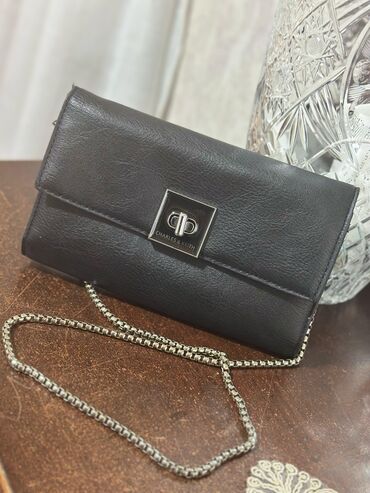 Digər: Charles & Keith markasına məxsus qara rəngli qadın çantası. Çanta