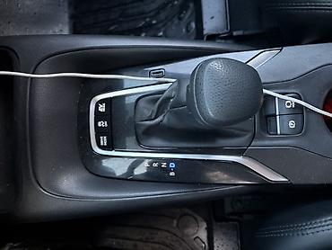 volvo xc60: Toyota Corolla: 2023 г., 1.8 л, Автомат, Гибрид, Седан — 5