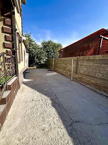 Продажа домов: 6 комнат, 280 м², 4 соток, Бишкек, Ак-Жар ж/м Собственник — 3
