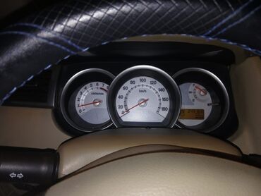 Nissan: Nissan Tiida hatchback - Kuzov: 5 qapılı hatchback, gümüşü rəng - — 5