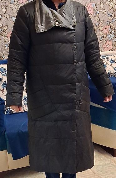 Paltolar: Qadın uzun şişme palto - Rəng: qara - Model: dizdən aşağı uzunluqda — 2