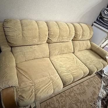 Прямые диваны: Прямой диван, Б/у — 1