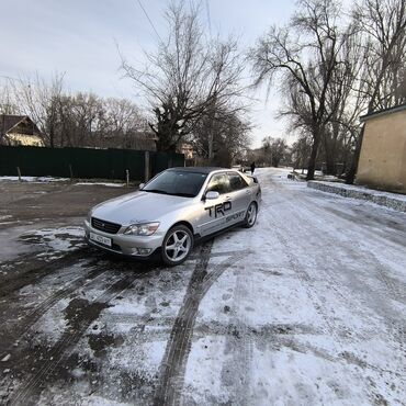 буу машина: Toyota Altezza: 2002 г., 2 л, Автомат, Бензин, Седан