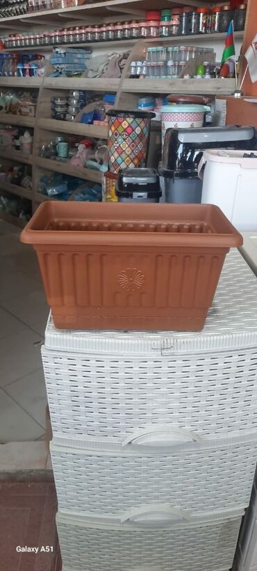 Bitkilər üçün dibçəklər: Dibceklər gulqabilar duzbucaqli yumru asilqan kvadrat — 19