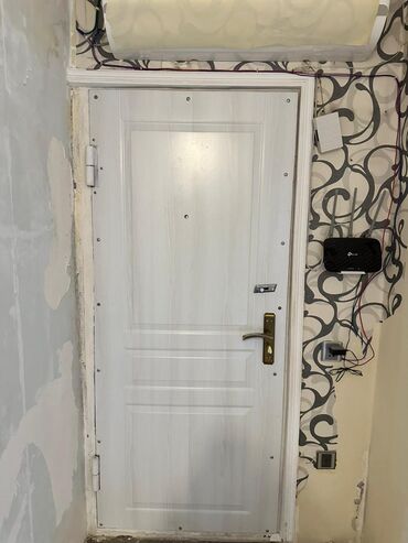 Otaq qapıları: Qonaq otağı üçün İşlənmiş Otaq qapısı Zamok ilə, Zəmanətsiz, Ödənişli çatdırılma — 4