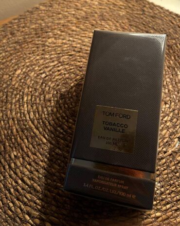 Ətriyyat: Tom Ford-un en seviyyeli qoxu sahibi olan bir etirdir.Tobacco-nun