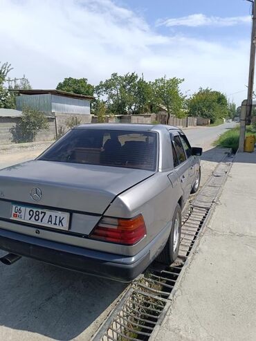 мерседес с класс 203: Mercedes-Benz W124: 1994 г., 2 л, Механика, Бензин