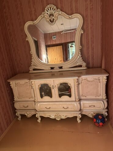 продается мед: Açılan, 4 qapılı Düz dolab, Servant