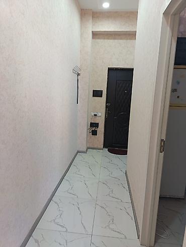 ev alqi satqi agentliyi: Mənzil Xırdalan şəhəri 24 saylı baxça və 3 saylı məktəbin tam yanında — 5