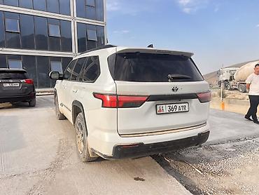 c max: Toyota Sequoia: 2022 г., Гибрид, Внедорожник — 6