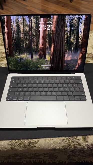 makbuk: Apple MacBook, 14 ", 512 GB