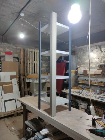 Digər ofis ləvazimatları: Rəf təzə keyfiyytətli mohkəm. Laminatdan olcusu 160 sm hunduru. 40*40 — 3