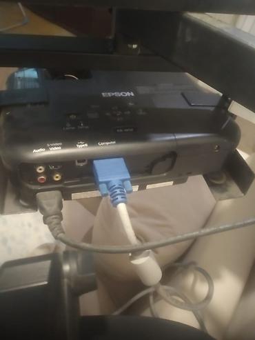 Proyektorlar: Epson EB-W02 proyektor - Proyeksiya texnologiyası: 3LCD - Çözünürlük — 3