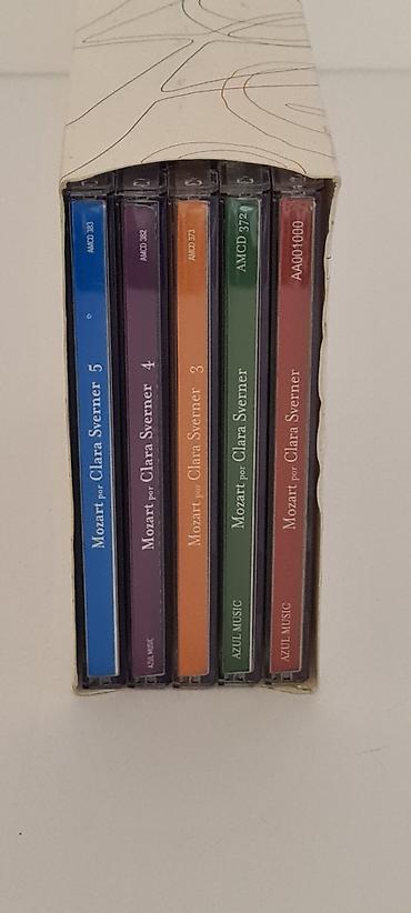Kasete, CD i DVD: ★ Na prodaju kolekcija od komplet 5 kompakt diskova "Mozart por Clara — 17