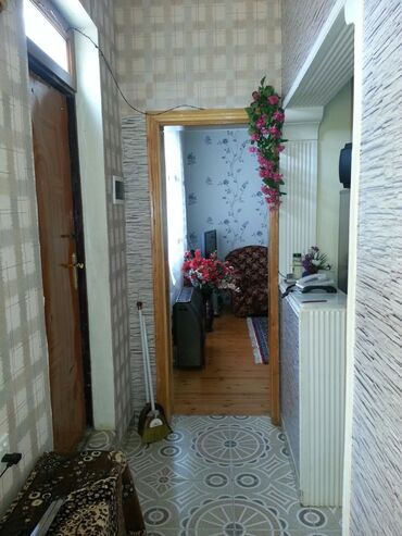 Həyət evləri və villaların satışı: Binəqədi qəs. 2 otaqlı, 65 kv. m, Kredit yoxdur, Orta təmir