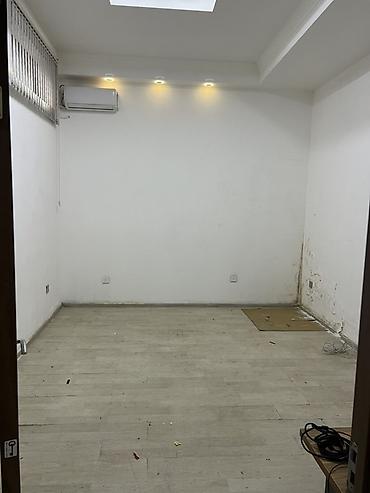 reklam ofisi: Satılır Qara Qarayev m yaxınlığı.Yol kənarında, çoxmərtəbəli yaşayış — 8