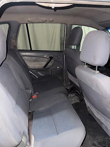 Scion: Toyota RAV4: 2004 г., 2 л, Автомат, Бензин, Кроссовер — 4