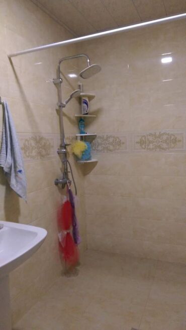 Uzunmüddətli kirayə mənzillər: Həzi aslanov metrosu,Kfc tərəf çıxışında,16 mərtəbənin,5-ci — 6