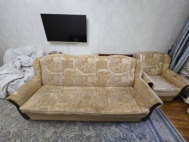 старые кресла: Прямой диван, Б/у, Трёхместный и более
