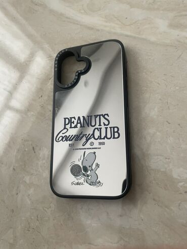 Чехлы: Зеркальный чехол для iPhone 16 с дизайном Peanuts Country Club. Чехол — 4