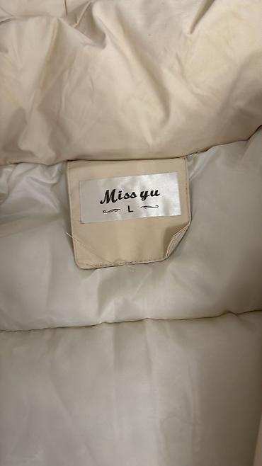 ağ palto: Ağ rəngli uzun şişmə palto - Model: kapüşonlu, dizə qədər uzunluq - — 5