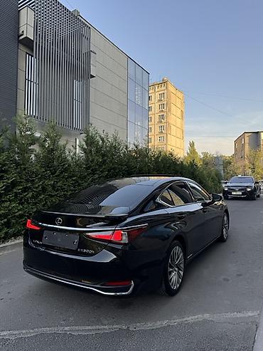передний сиденья: Lexus ES: 2019 г., 2.5 л, Вариатор, Гибрид, Седан — 6