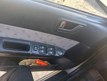 арзан матиз 1: Hyundai Getz: 2005 г., 1.3 л, Кол менен иштөөчү, Бензин, Хетчбек — 4