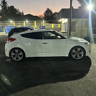hunday elantra 2012 qabag pad krilnik: Salonnan alinma 2012 model Hyundai Veloster, ağ rəng, kupe-hetçbek — 3