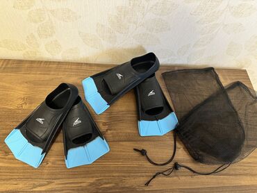 idman maykası: Speedo”Su için üzgəclər demək olar təzədi, ölcülər S və M Biri 20 man