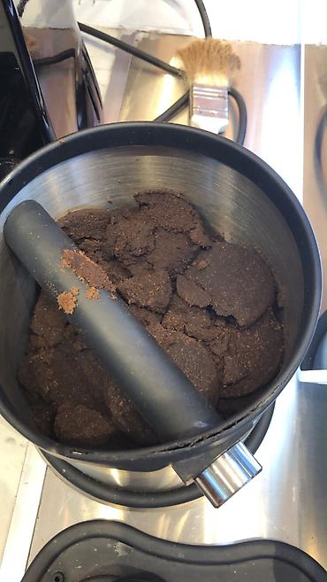 Bitkilər: Məhsul: Qəhvə çöküntüsü (espresso “puck” və üyüdülmüş qalıq) Təsvir — 2