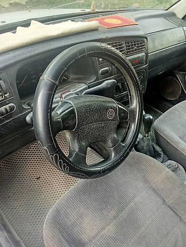 Volkswagen Vento: 1994 г., 1.8 л, Механика, Бензин, Седан