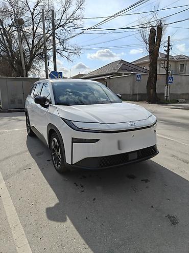 Toyota: Toyota bZ3X: 2025 г., Автомат, Электромобиль, Кроссовер — 5