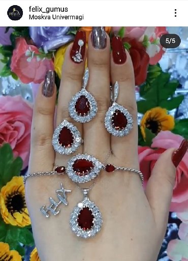 Digər bijuteriyalar: Gümüş dəst, qarnitur,üzük,sep ve daha çoxu üçün : Ünvan : Moskva — 21