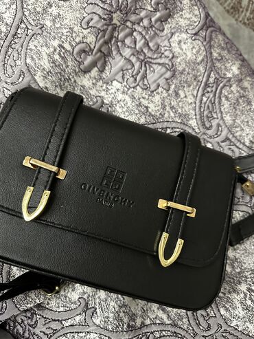 4 lü çanta: Givenchy çanta