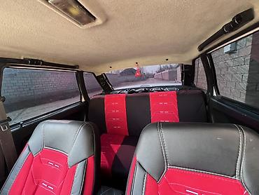 VAZ (LADA): LADA Samara (hatchback), ağ rəng. Xüsusiyyətlər: - Kuzov: 5 qapılı — 5