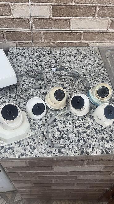 dvr hikvision: HP N246V modeli monitor və Hikvision brendinin nəzarət kamera sistemi — 3