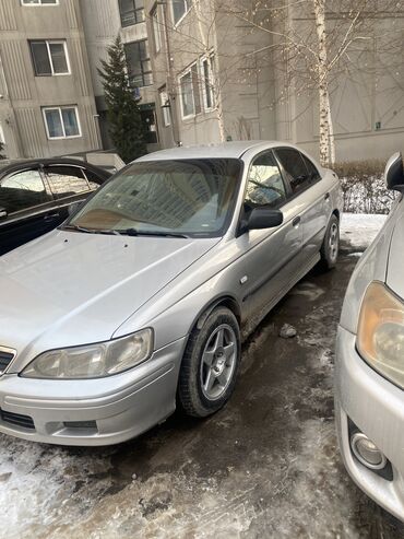 Honda: Honda Accord: 1999 г., 2 л, Механика, Бензин, Седан