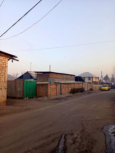 Продажа коттеджей и домов: Продается участок с домом, центр с. Новопавловка, 9 соток, район рынка — 1