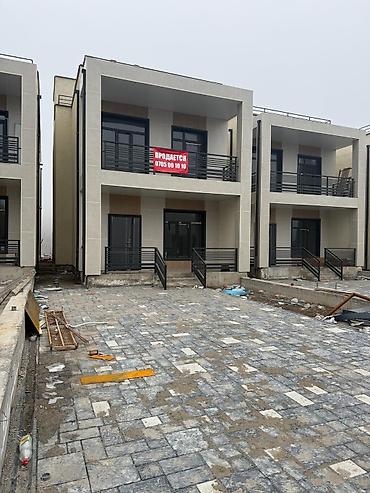 Продажа таунхаусов: В продаже ТаунХаус в селе Беш-Кунгой • Участок: 2,5 сотки • Площадь — 1