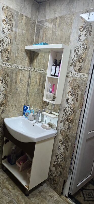 Uzunmüddətli kirayə mənzillər: Mərdəkanda 1 otaqlı bina evi satılır əşyaları ilə birlikdə (tv,stol — 5