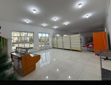 Kommersiya daşınmaz əmlakının satışı: Satılır: Mağaza içindəki Avadanlığlar Xüsusiyyətlər: - Geniş açıq — 8