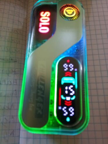 ucuz aboy: - Üst hissədə “SOLO” yazılı LED ekran və rəngli dairəvi indikator -